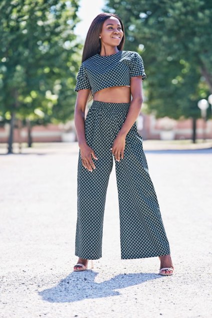 set crop top a kalhoty zvonove