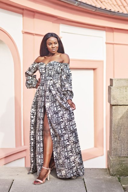 vzorovane sedive dlouhe spolecenske saty