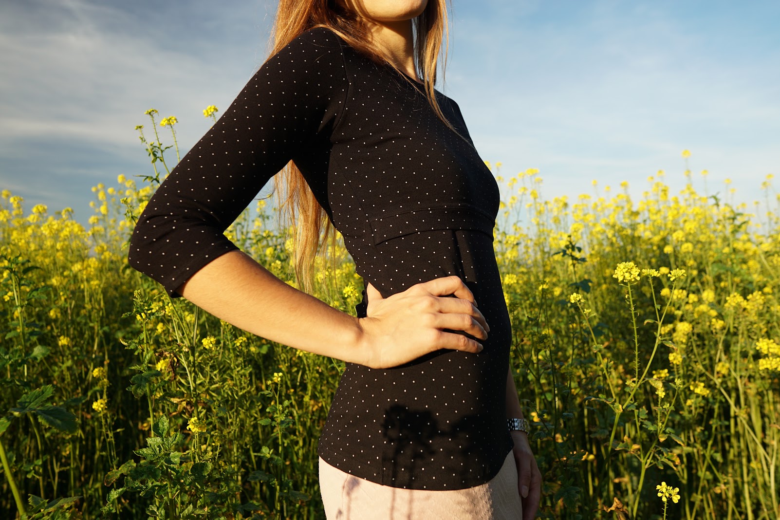 Víte, co se skrývá za cenou našeho těhotenského a kojicího oblečení?