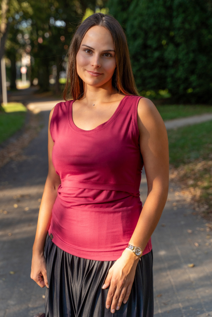 Modalové kojicí tílko Jsem máma, růžové, detail kojení