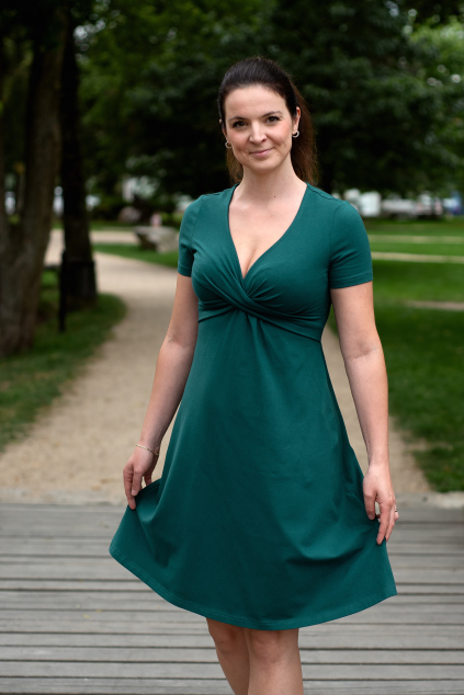 Kojicí šaty s uzlem, bio bavlna, smaragdově zelené