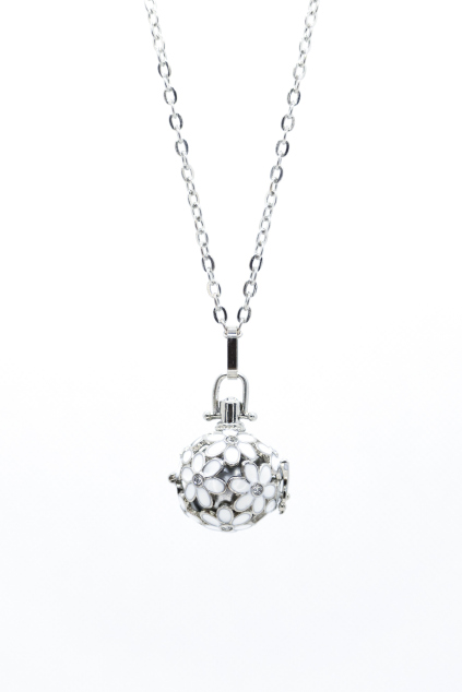 Těhotenská rolnička, White Flowers | Mexická bola | Jsem máma