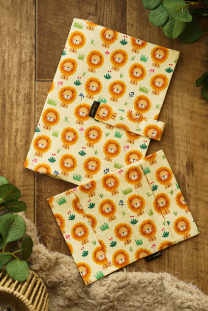 Plenkovník a obal na očkovací průkaz Lvíčci (sada 2 ks)