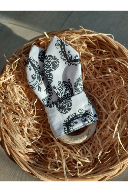 Kontrastní kousátko pro miminko dřevěné kolečko šustící