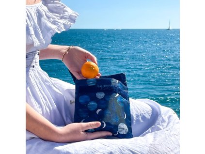 LPA202401 Yumbox Sáček na svačinu znovupoužitelný - Měsíc