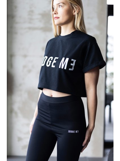 crop top cerne tricko judge me