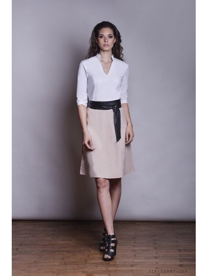 Bilo bezove saty navrharka yvet molchian