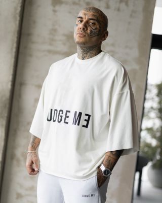 Oversized Tshit JUDGE ME on @laky.royal 🤌✨ #judgemefashion #tshirtjudgeme #oversize #oversizetshirt #lakyroyal