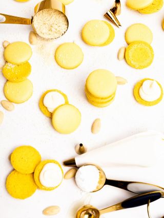 ✨ Nové fotky od KM Foto ✨ Zlaté detaily, jemnost a sladká elegance. Protože já ty zlaté doplňky prostě zbožňuju💛 Dlouho...