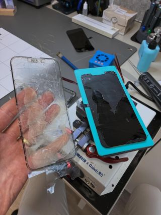 Refurbished ✅ odrepasovany displej pre Apple iPhone 13 Pro 👌📲 #piknask #pikna #oldtown #bratislava #servismobilovbratislava