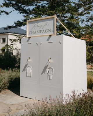 Pro nevěsty Zuzku a Páju jsem pomáhala připravit grafické podklady pro tvorbu tohoto originálního koutku Ring for...