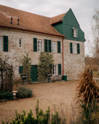 Většinou mi píšou nevěsty, ale tentokrát se ozval ženich. A jeho zadání bylo překvapivě jednoduché: „Co se týče stylu,...