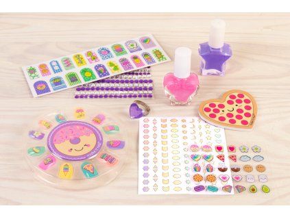 1489856 make it real laky na nechty s ozdobami