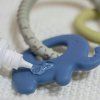 PETITE&MARS Silikonové kousátko 0m+ (Varianta starorůžová)