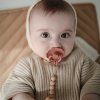 MUSHIE KLIP NA DUDLÍK - HERA (Varianta ruměnec)
