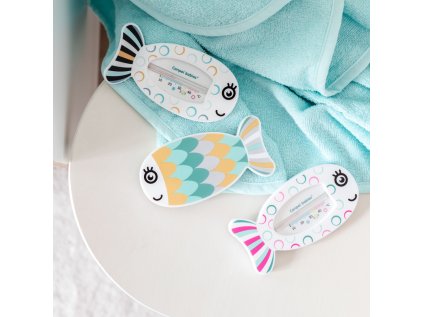 hőmérő a fürdőkádba hal türkiz