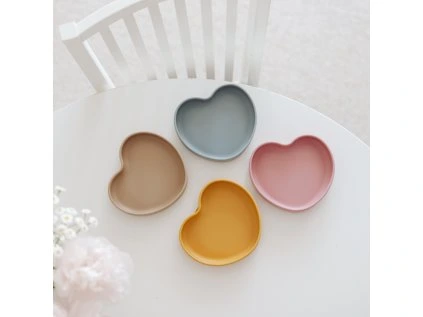 canpol babies silikonovy talir s prisavkou srdce bezovy