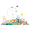 J04045 Janod Sweet Cocoon Dreveny motoricky stolik s aktivitami Zahrada 09
