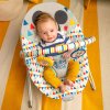 BRIGHT STARTS Lehátko vibrujúce MICKEY MOUSE Happy Triangles™ 0m+ do 9kg