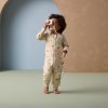 ERGOPOUCH Overal na spanie organická bavlna Onesie Savannah 6-12 m, 2,5 tog