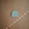 Mushie silikónové hryzatko Rainbow (Varianta Cambridge Blue)