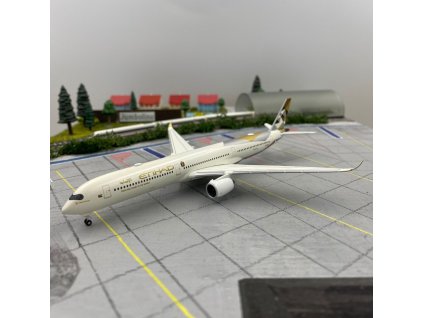 Etihad Airways Airbus A350-1000  A6-XWA