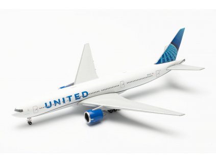 United Airlines Boeing 777-200  N69020