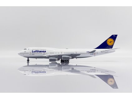 Boeing 747-400 Lufthansa + Aviationtag