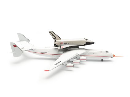 Antonov AN-225 Mriya & Buran with antenna CCCP-480182