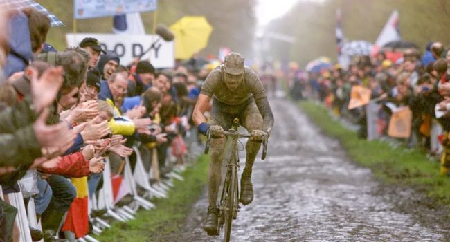 Paris-Roubaix 2026: Co nás závodní cyklistika učí o pneumatikách, řetězech a přípravě kola