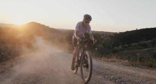 Nový SRAM XPLR: Gravel bez kompromisů dostává nový rozměr
