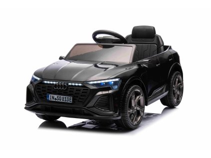 Audi SQ8 vozidlo Čierna