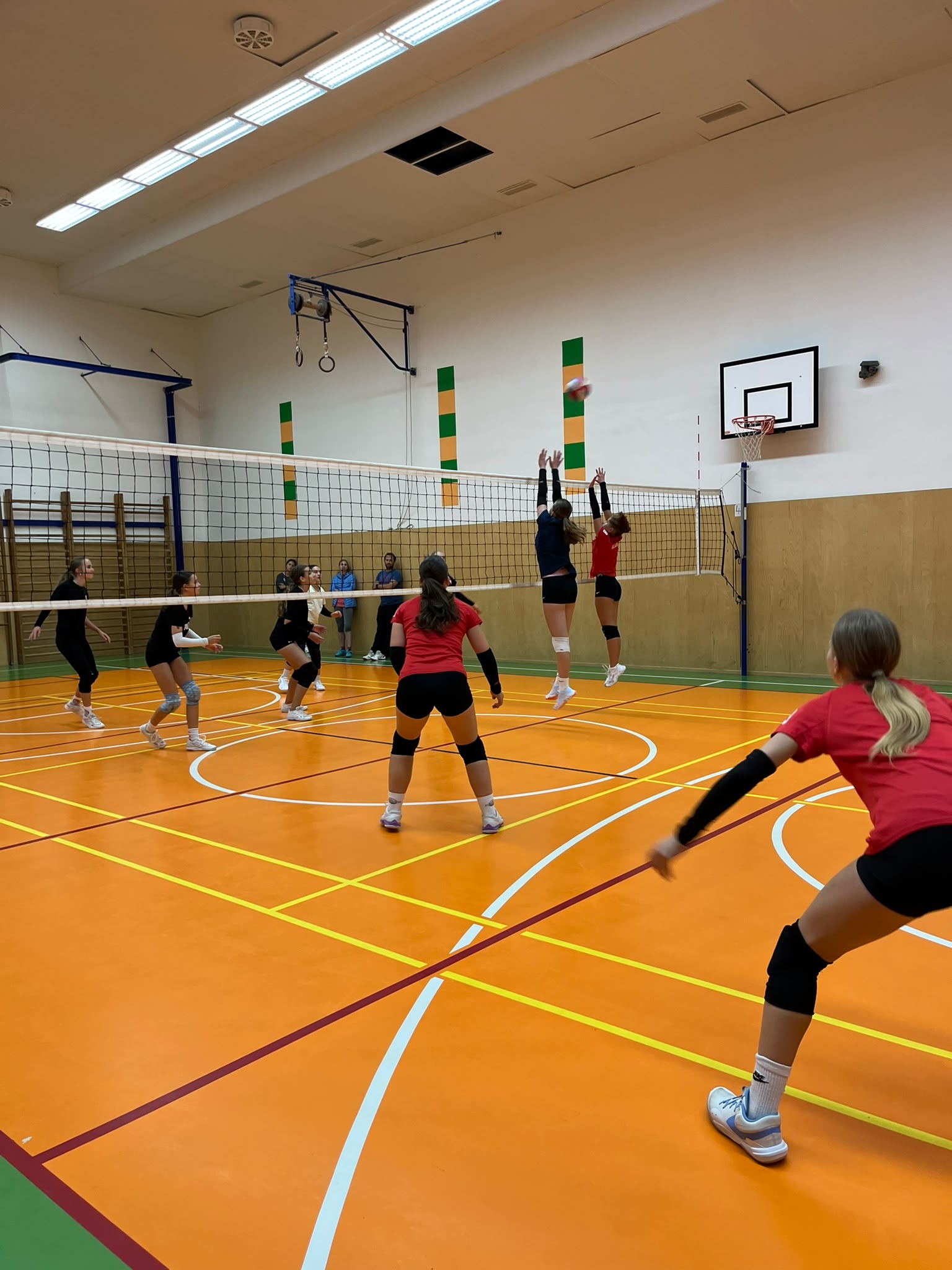 Družstvo U18 Junioru Brno při přátelském utkání se Šlapanicemi