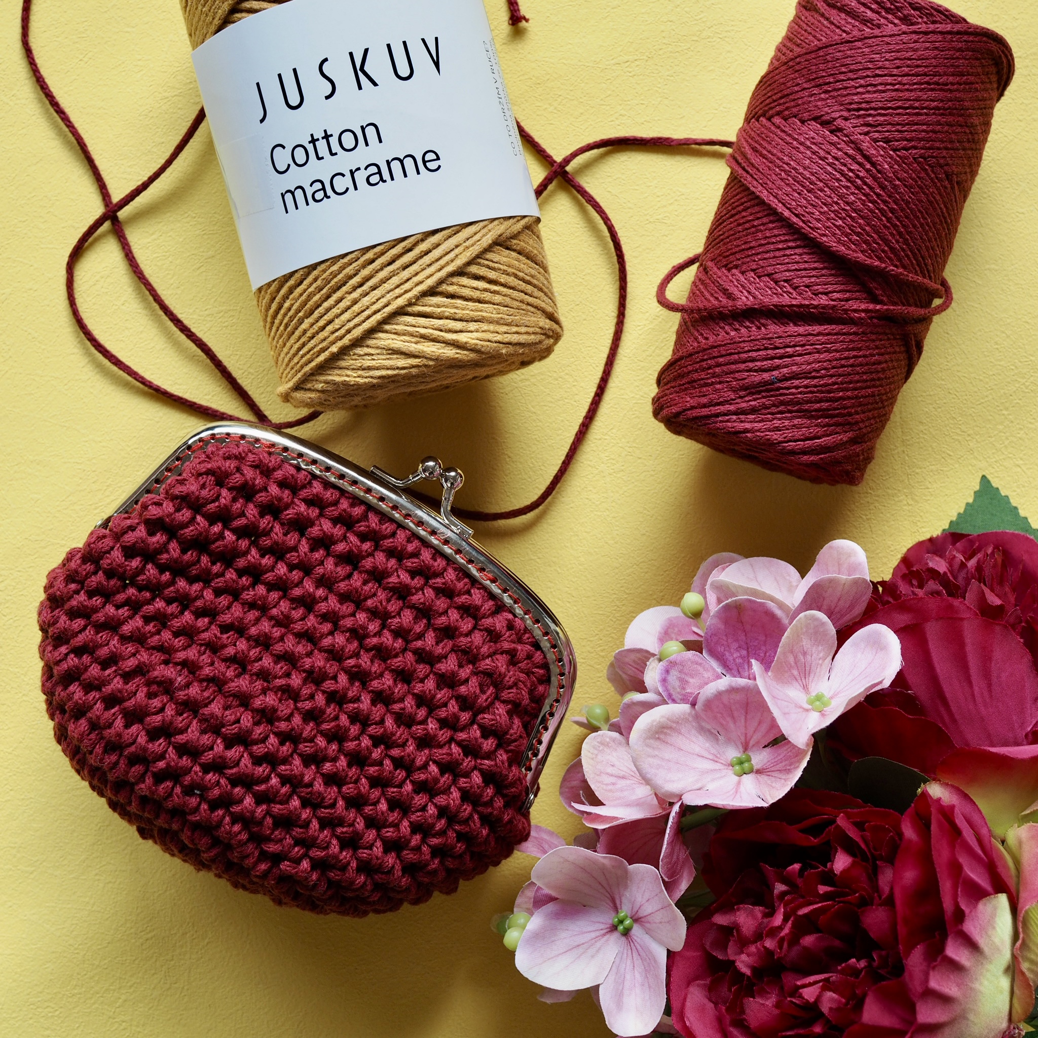 Návod na háčkovanou minikabelku