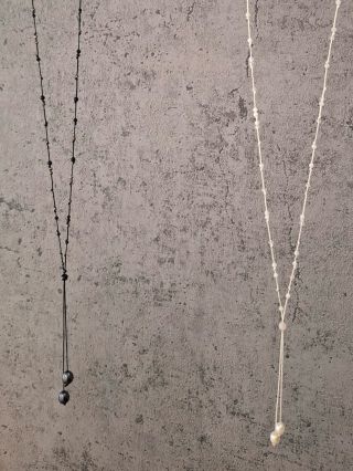 BLACK & WHITE … jedno přání, dva náhrdelníky Zákaznice z nich má radost a já mám radost dvojnásobnou, protože tyto krásné...