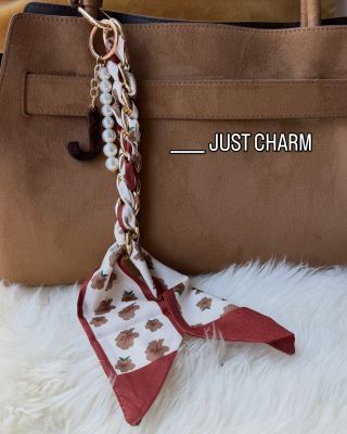 _____ JUST CHARM _____ právě jsem dokončila Vaše oblíbené “ čimčarády” na tašky a do Vánoc už mi na další asi nevyjde čas...