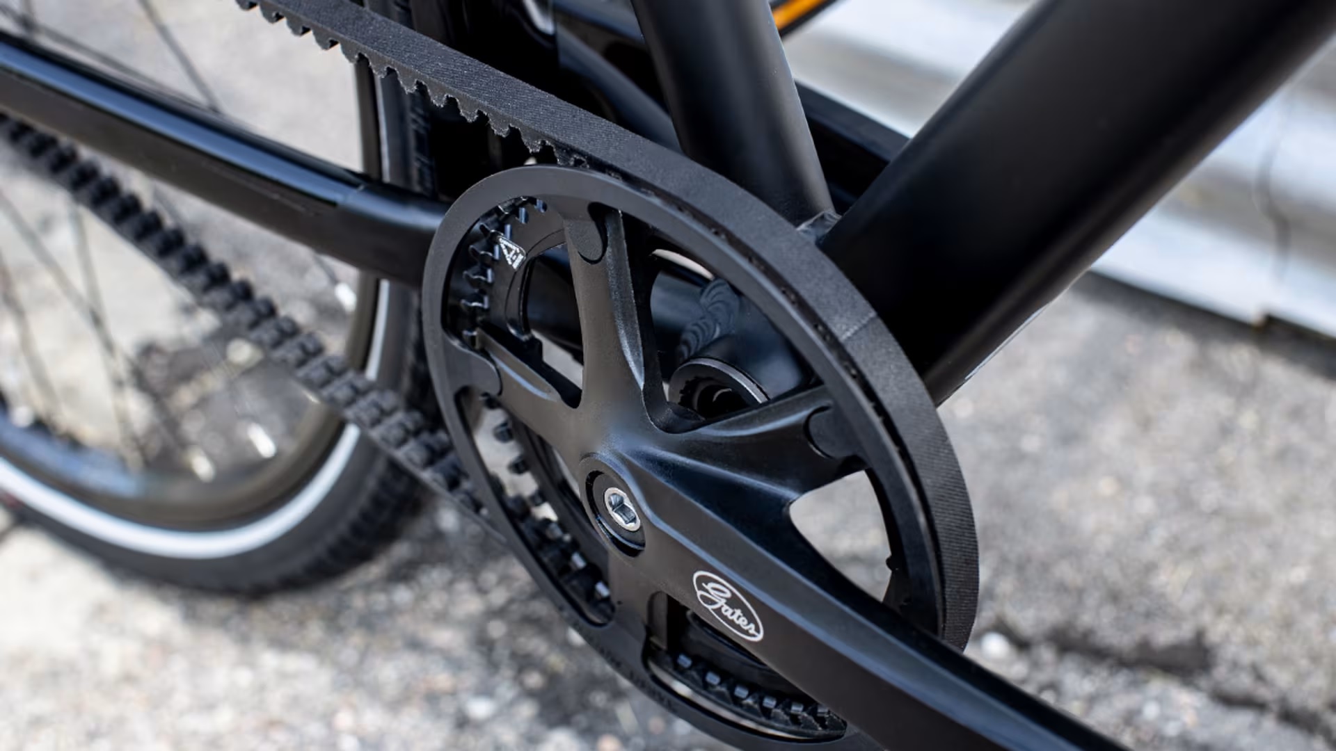 Gates_Carbon_drive_primaryFeature1