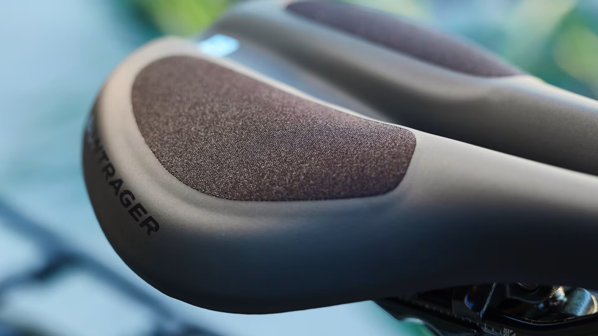 BT20_LAUNCH_FluidSaddles_TechFeature_Commuter_1