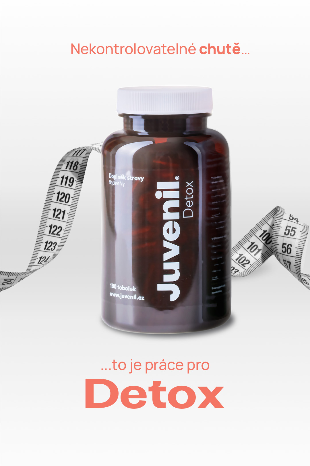 Balení produktu Juvenil Detox a sklenice s vodou