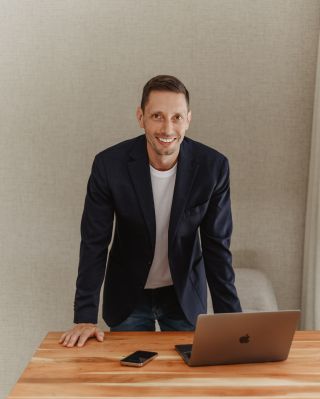 Začínám den to-do listem. A někdy mám pocit, že ho prohrávám už v 7:15. Mám doma dvouletého kluka. Takže ráno je kreativní...