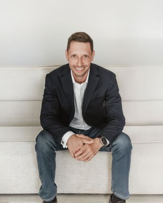 Věda vs. marketing: Proč Juvenil vyčnívá? 🧪 Věděli jste, že náš výrobní proces byl patentován už v roce 1983? Zatímco se...