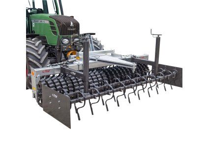 přední válec pěchu