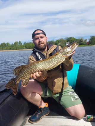 Skvělá parta na lodi a krásné úlovky, taková je nyní situace ve Švédsku 🎣 Stejně skvělé zážitky můžeš získat i ty 🫵🏻...