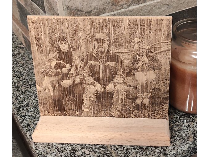 Fotka na dřevě MDF, tmavší, stojánek, 35x25