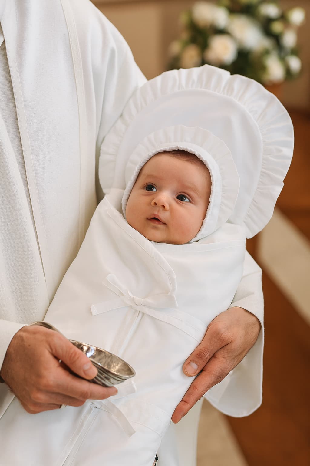 🍼 How to Choose the Right Swaddle – for Baptism or Summer?