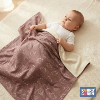 ✨ NOVINKA na e-shopu! ✨ 🐑 Naše oboustranná dětská deka bavlna / merino s motivem hnědých oveček je konečně skladem 🤎...