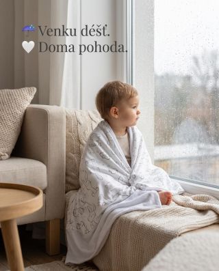 ☔ Venku déšť. 🤍 Doma pohoda. Někdy ty nejkrásnější chvíle vzniknou právě tehdy, když se svět za oknem na chvíli zpomalí....