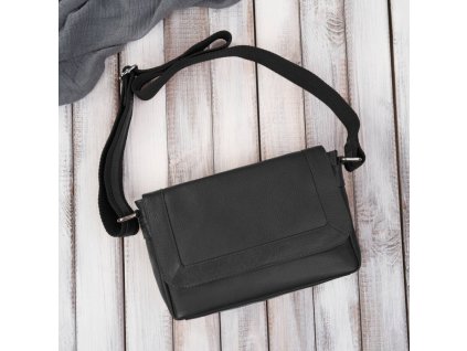 Dámská malá kožená kabelka přes rameno Paolo Peruzzi; černá