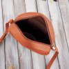 101652 2 damska kulata kozena crossbody peruzzi na rameno oranzova
