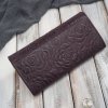Dámská kožená peněženka Paolo Peruzzi s květinovým reliéfem; vínová